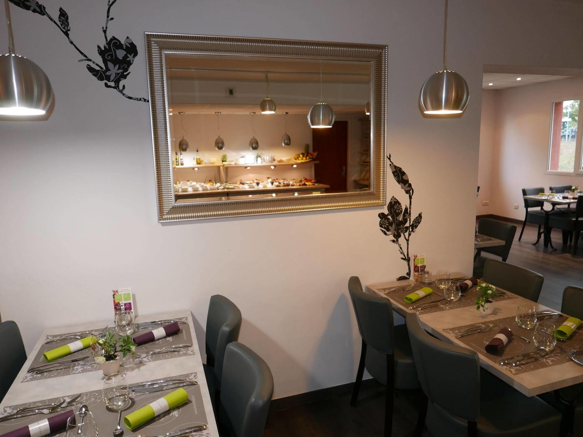Best Hotel Lyon - Saint Priest Exterior photo