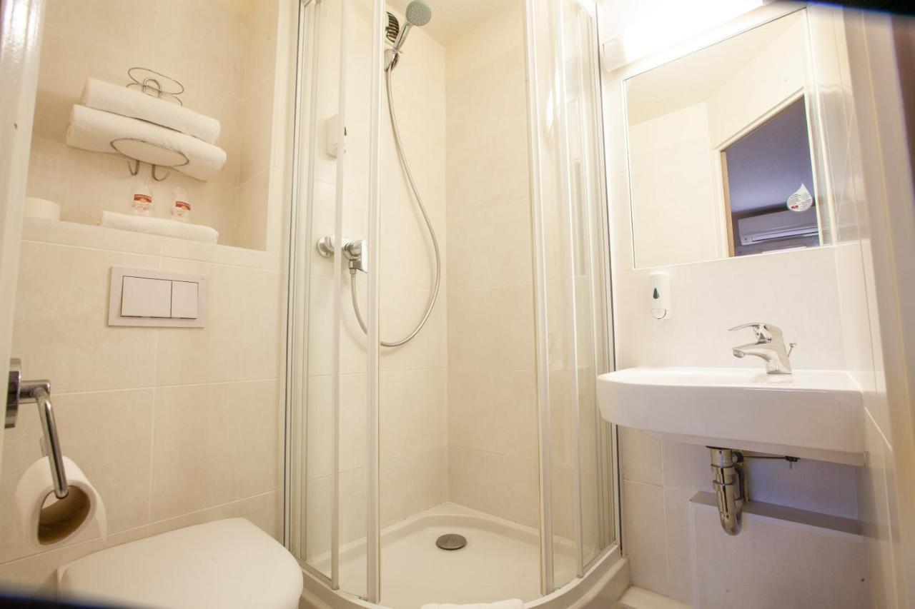 Best Hotel Lyon - Saint Priest Exterior photo